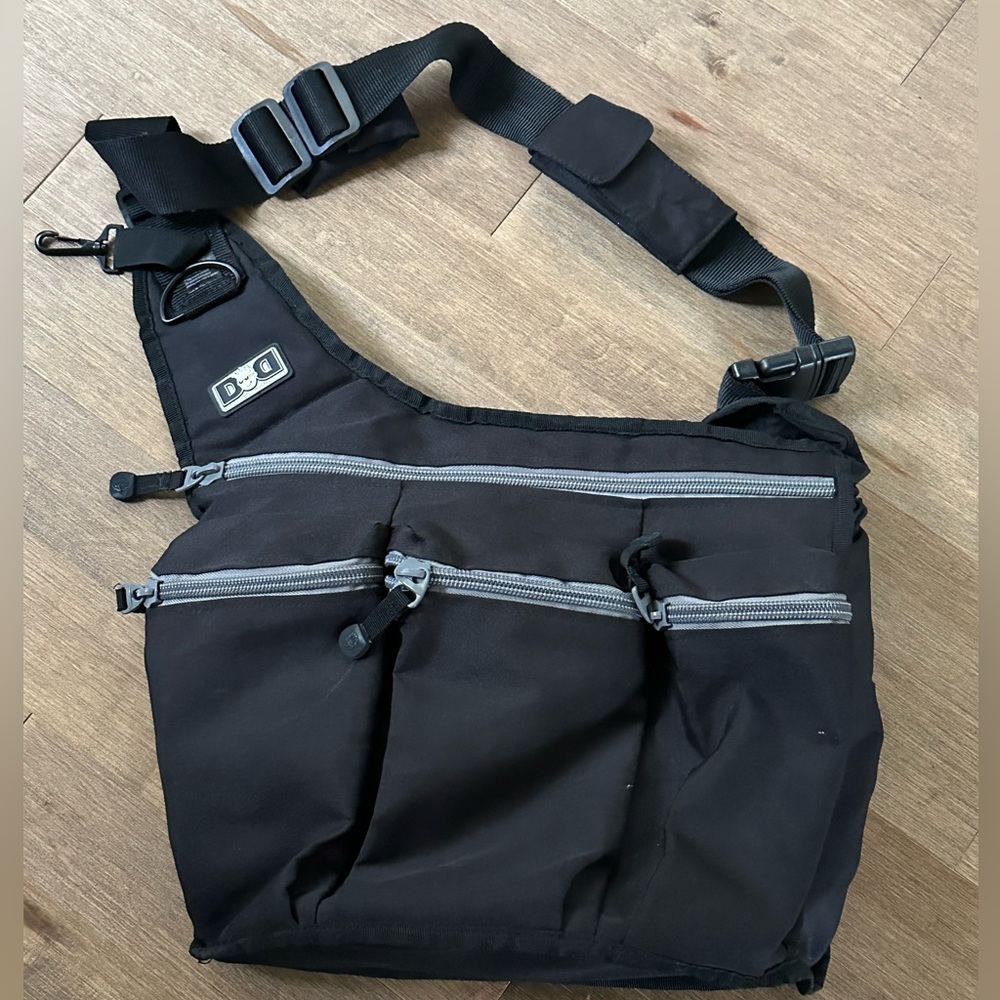 Diaper Dude messenger style bag - NEW